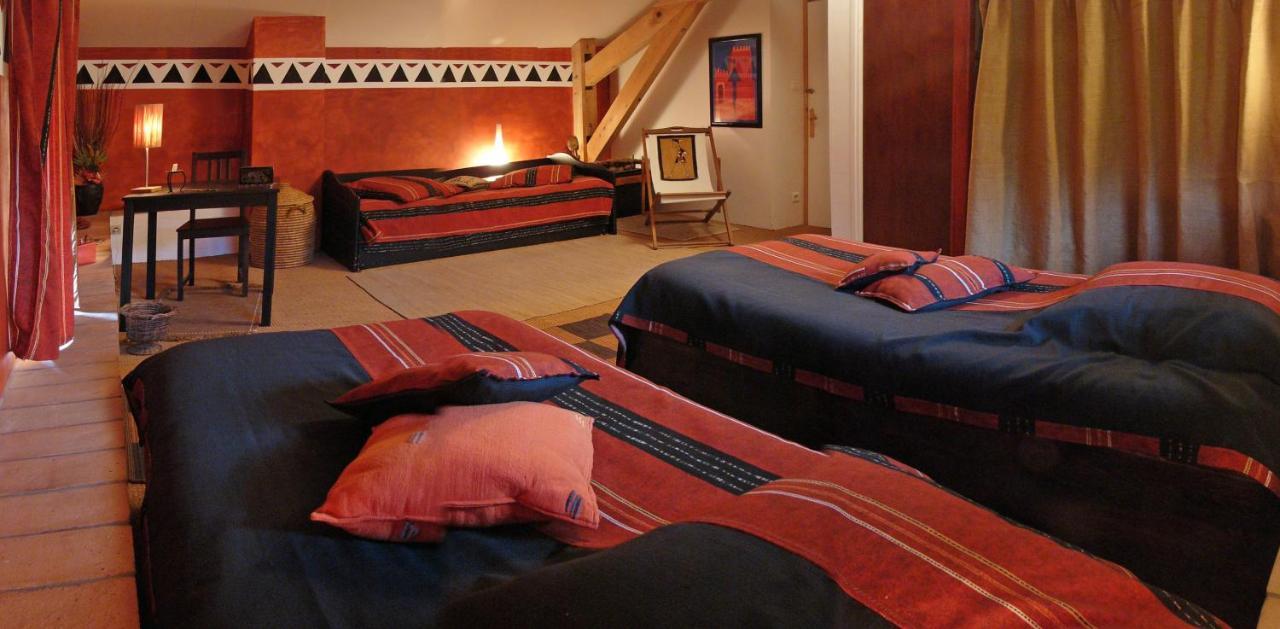 Bed and Breakfast L'Échappée Belle Lacourt Esterno foto